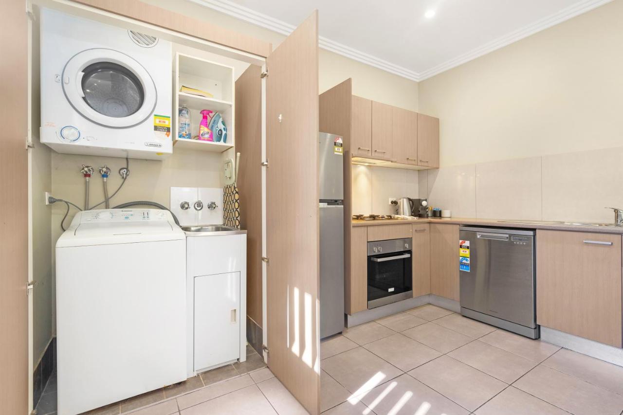 Newcastle Short Stay Accommodation - Birmingham Garden Townhouses Buitenkant foto